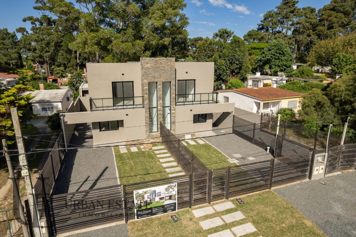 Casa ID.389 - Venta Duplex 3 dormitorios 3 baños Medanos de Solymar 