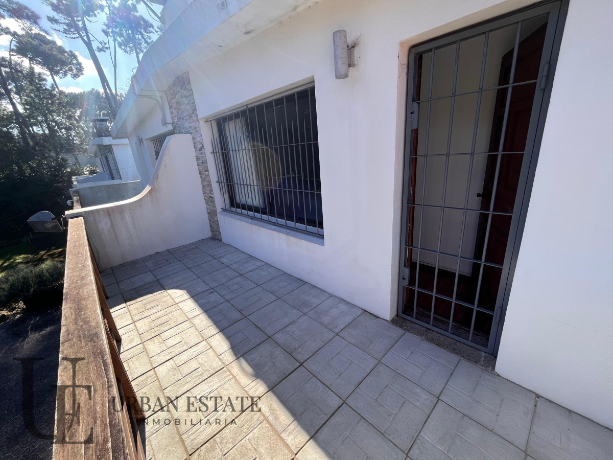 Casa ID.388 - Alquiler Anual Casa 3 Dormitorios + Apartamento De Servicio, En San Rafael