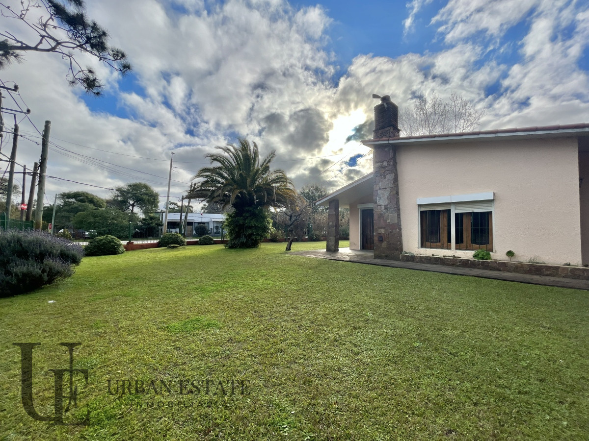 Casa ID.493 - Alquiler Casa 3 Dormitorios 3 Baños Frente Al Mar, En Salinas Sur 