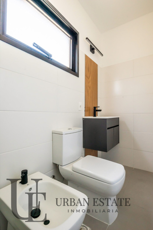 Casa ID.389 - Venta Duplex 3 dormitorios 3 baños Medanos de Solymar 