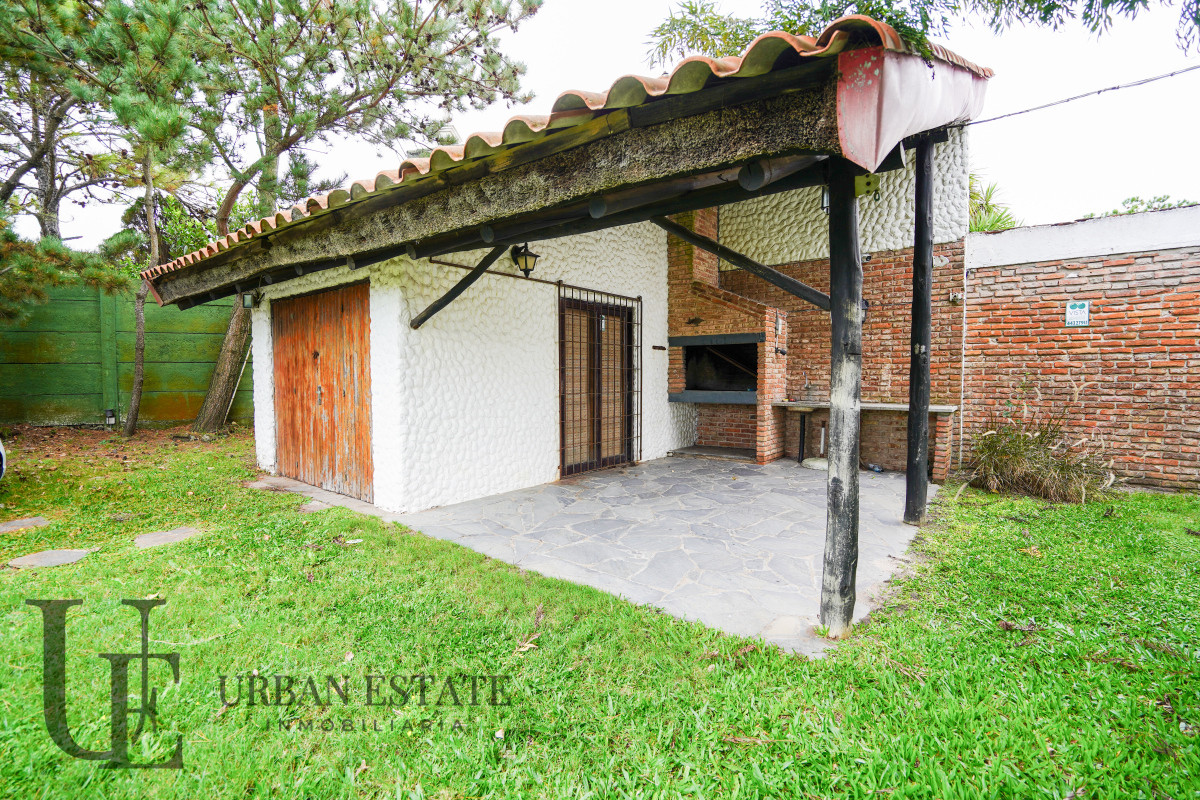Casa ID.579 - Venta Casa 3 Dormitorios Frente Al Mar, En Playa Hermosa 