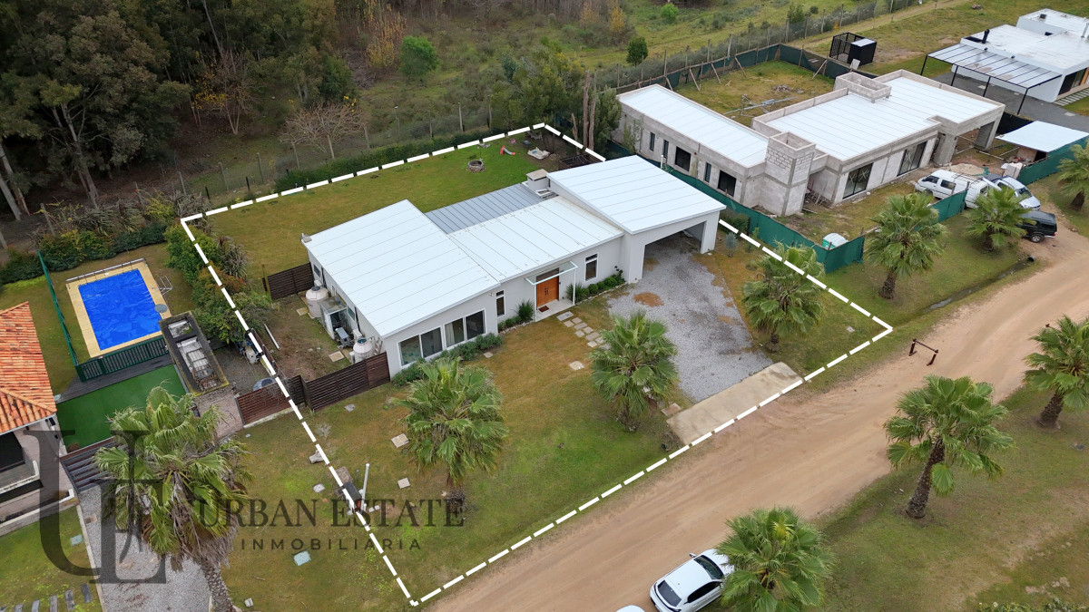 Casa ID.570 - Venta Casa 3 Dormitorios Cumbres de Carrasco Barrio Privado  