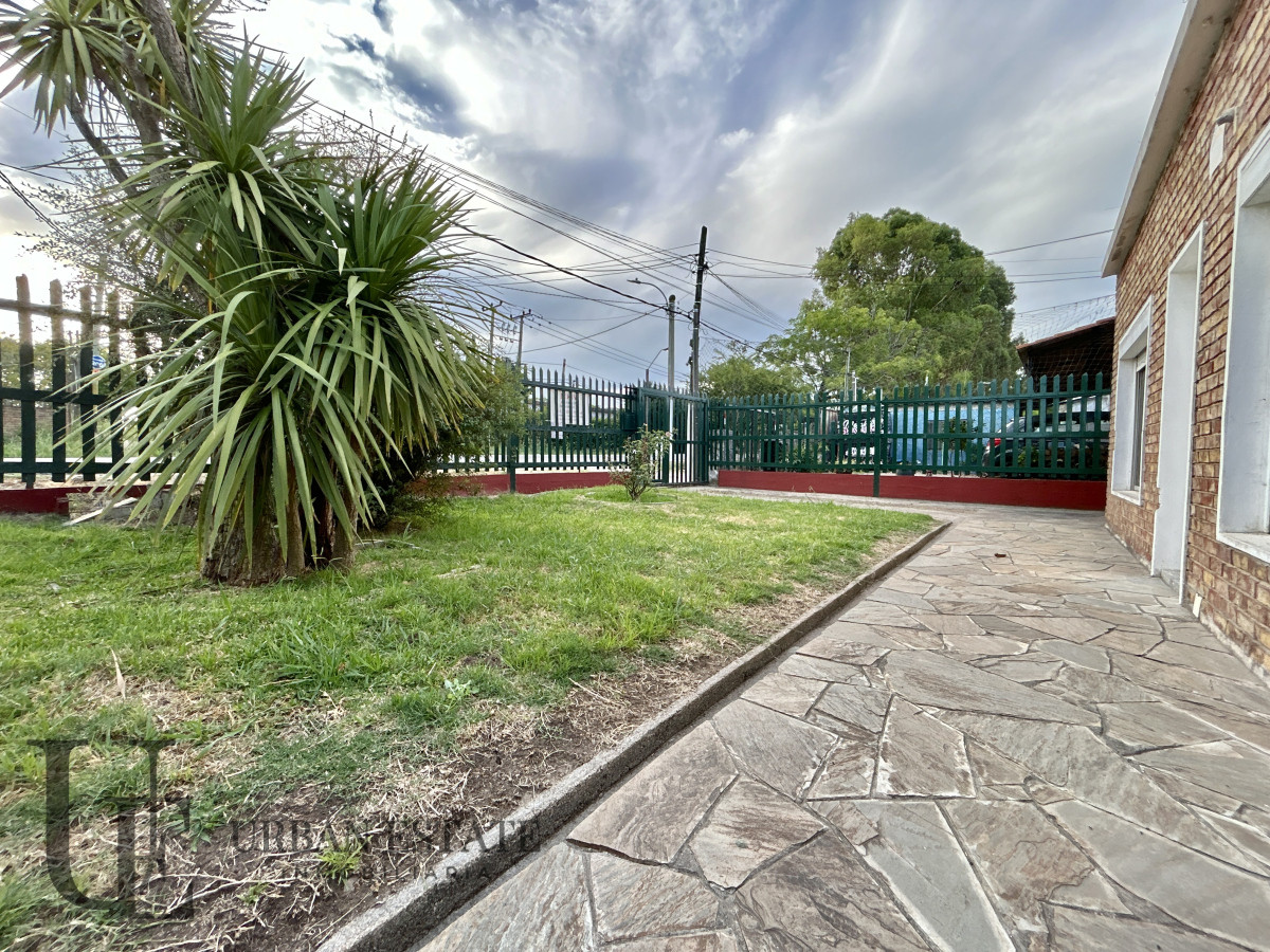 Casa ID.547 - VENDIDA Venta Casa 2 Dormitorios Con Garage, En Pando, Canelones