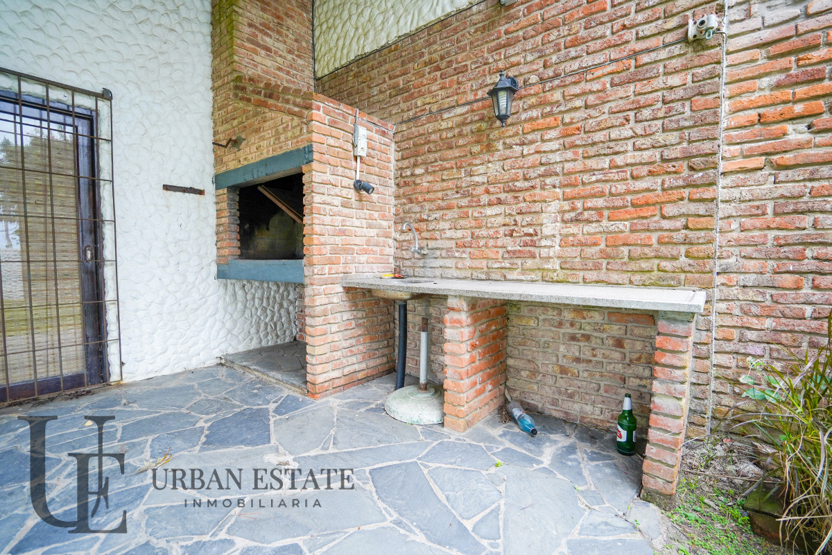 Casa ID.579 - Venta Casa 3 Dormitorios Frente Al Mar, En Playa Hermosa 