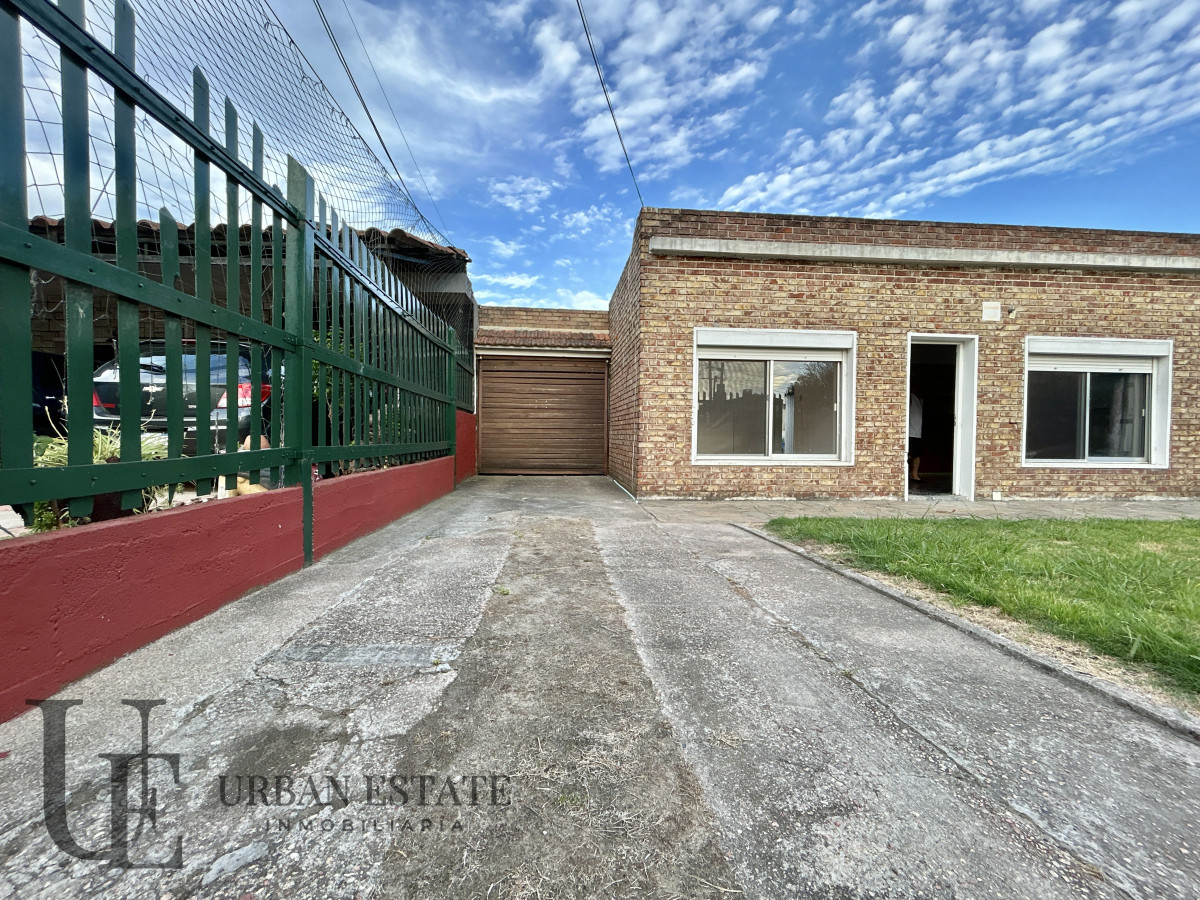Casa ID.547 - VENDIDA Venta Casa 2 Dormitorios Con Garage, En Pando, Canelones
