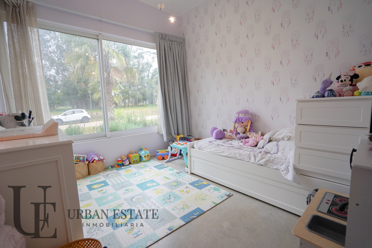 Casa ID.570 - Venta Casa 3 Dormitorios Cumbres de Carrasco Barrio Privado  