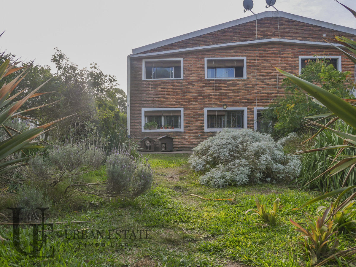 Casa ID.562 - Venta Casa 5 Dormitorios 2 Baños, En La Floresta Sur 