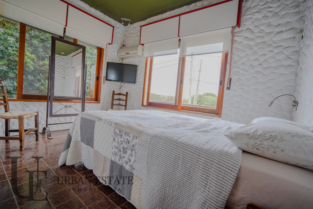 Casa ID.579 - Venta Casa 3 Dormitorios Frente Al Mar, En Playa Hermosa 