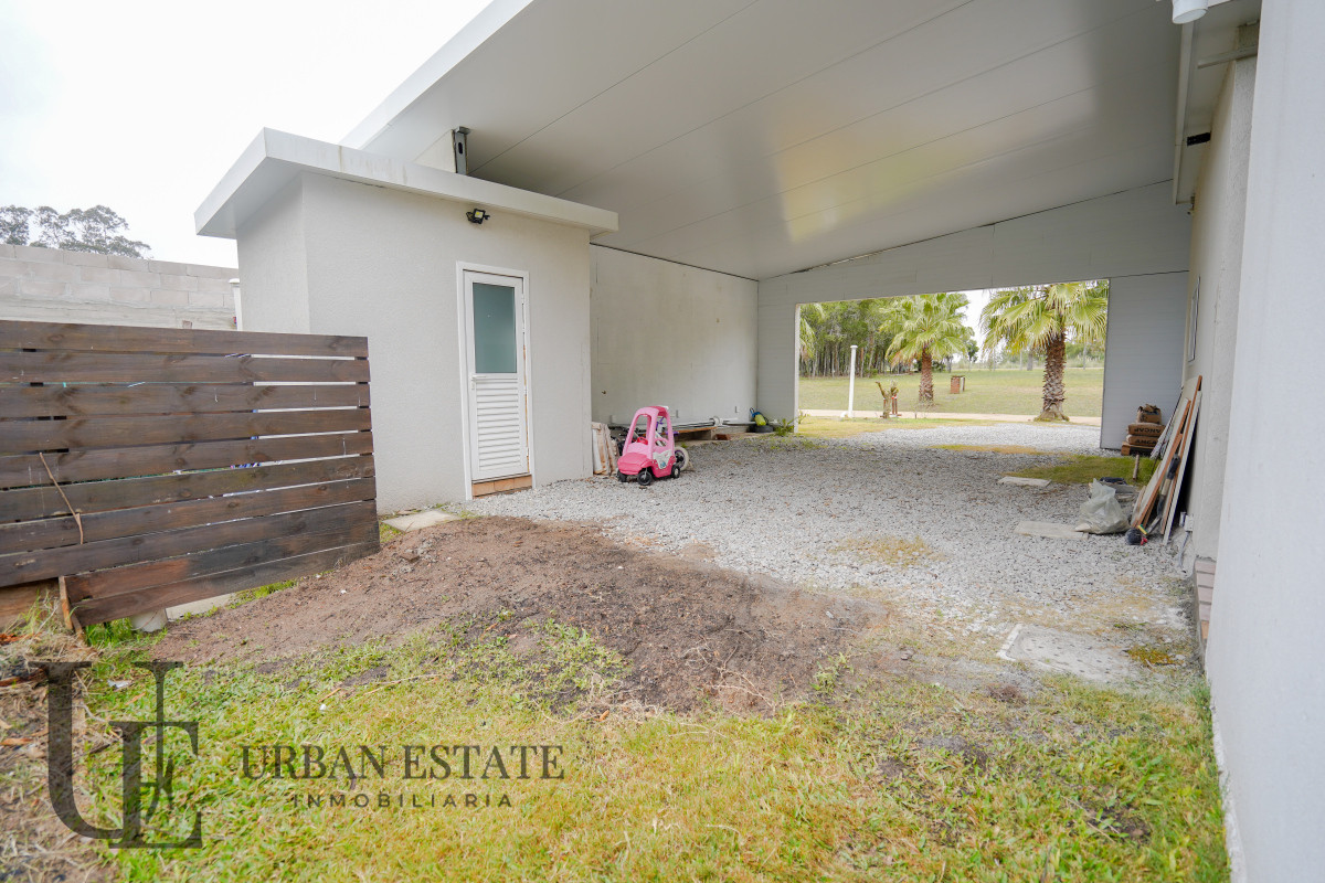 Casa ID.570 - Venta Casa 3 Dormitorios Cumbres de Carrasco Barrio Privado  