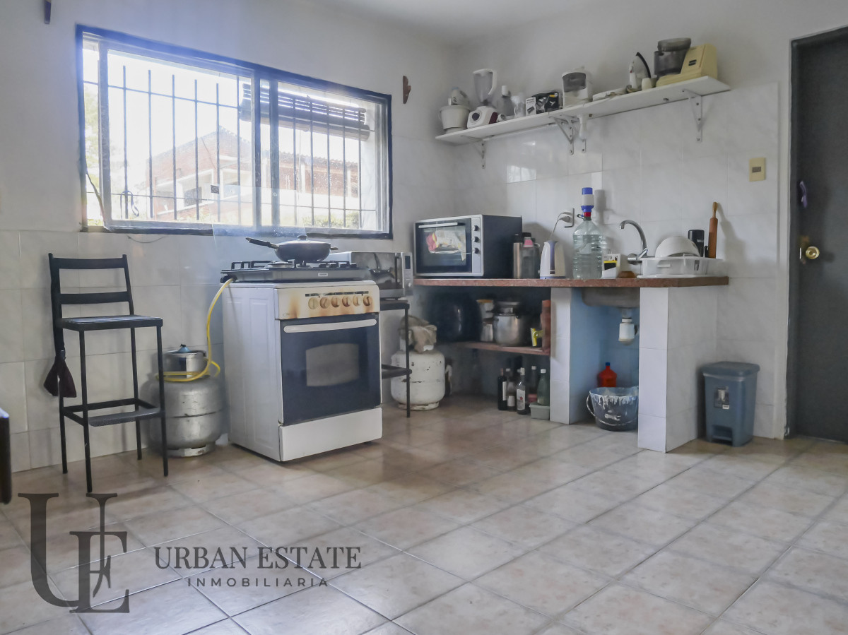 Casa ID.563 - Venta Casa 9 Dormitorios 4 Baños, En La Floresta