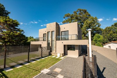 Venta Duplex 3 dormitorios 3 baños Medanos de Solymar 