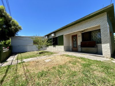 Venta Casa 3 Dormitorios Con Terreno Amplio, En Pando
