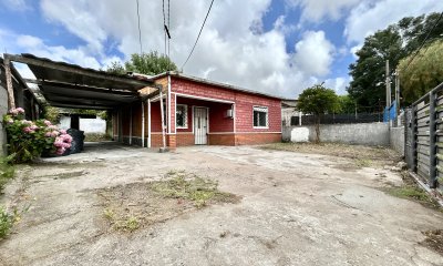 Venta Casa 2 Dormitorios  + Apartamento De Servicio, En Pando, Canelones