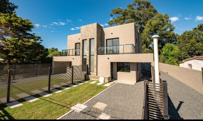 Venta Duplex 3 dormitorios 3 baños Medanos de Solymar