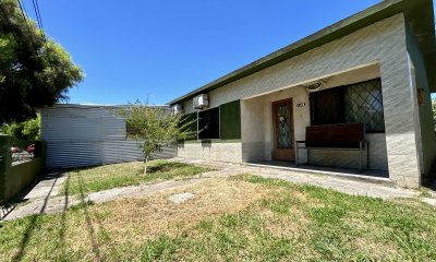 Venta Casa 3 Dormitorios Con Terreno Amplio, En Pando