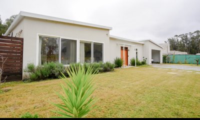 Venta Casa 3 Dormitorios Cumbres de Carrasco Barrio Privado