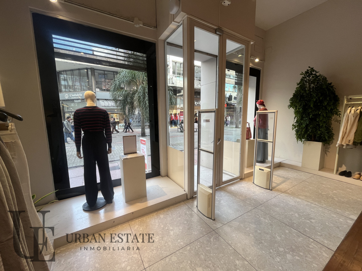 Local Comercial ID.580 - Alquiler Local En Peatonal Sarandi Ciudad Vieja