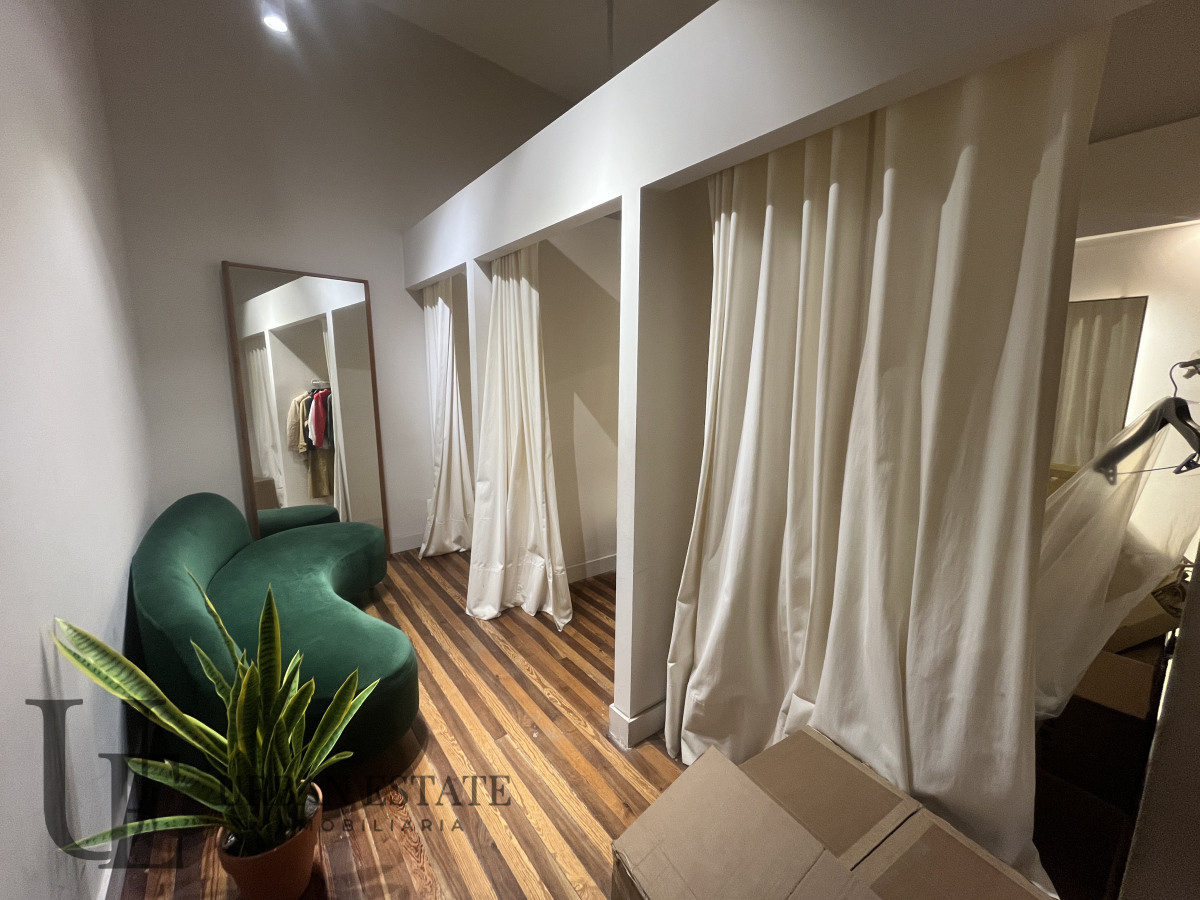 Local Comercial ID.580 - Alquiler Local En Peatonal Sarandi Ciudad Vieja