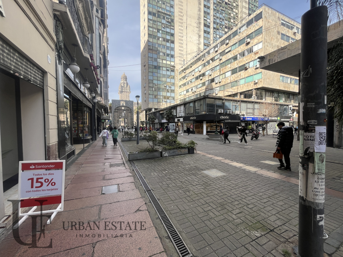 Local Comercial ID.580 - Alquiler Local En Peatonal Sarandi Ciudad Vieja