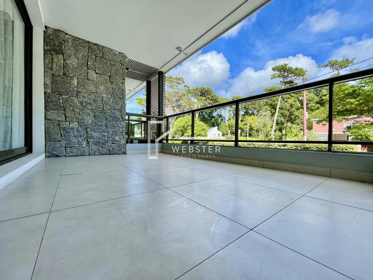 Apartamento ID.2177 - Venta apartamento en Punta Este, 2 dormitorios, 2 baños, parrillero propio