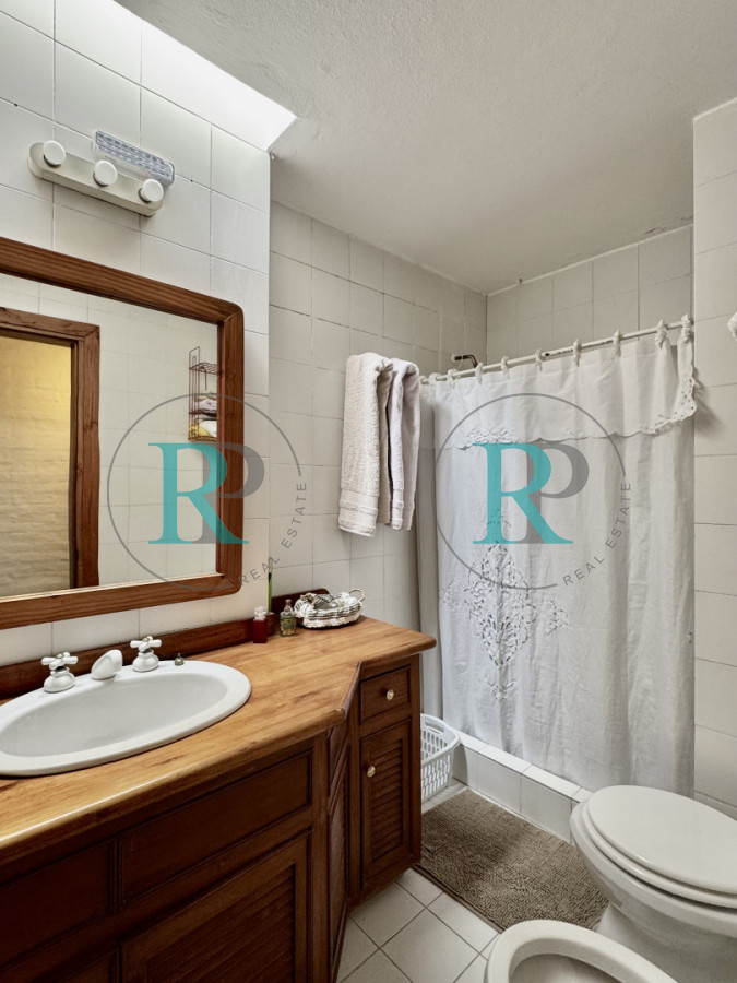Casa ID.2926 - VENTA casa en solanas, 5 dormitorios, piscina, gran parque arbolado