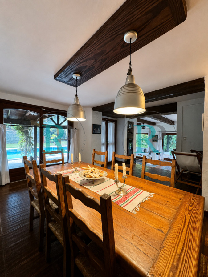 Casa ID.2926 - VENTA casa en solanas, 5 dormitorios, piscina, gran parque arbolado
