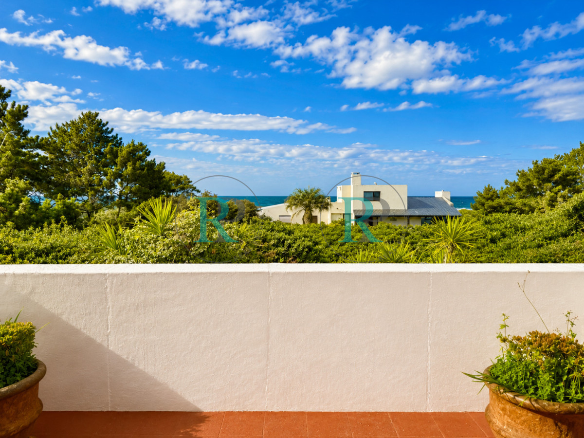 Casa ID.2926 - VENTA casa en solanas, 5 dormitorios, piscina, gran parque arbolado