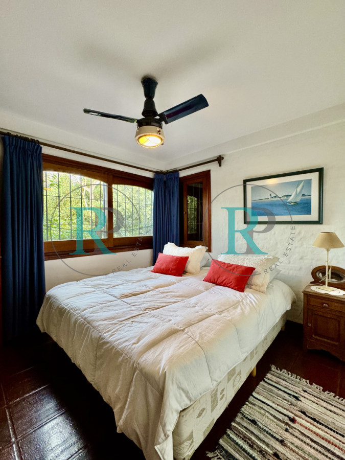 Casa ID.2926 - VENTA casa en solanas, 5 dormitorios, piscina, gran parque arbolado