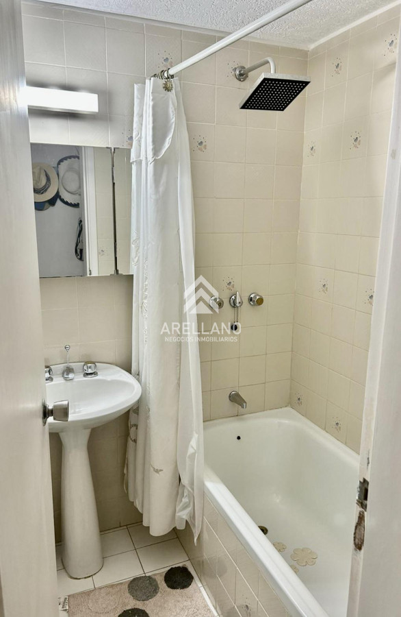 Apartamento ID.4244 - Venta apartamento en Playa Mansa, 3 dormitorios, 2 baños, vistas al mar