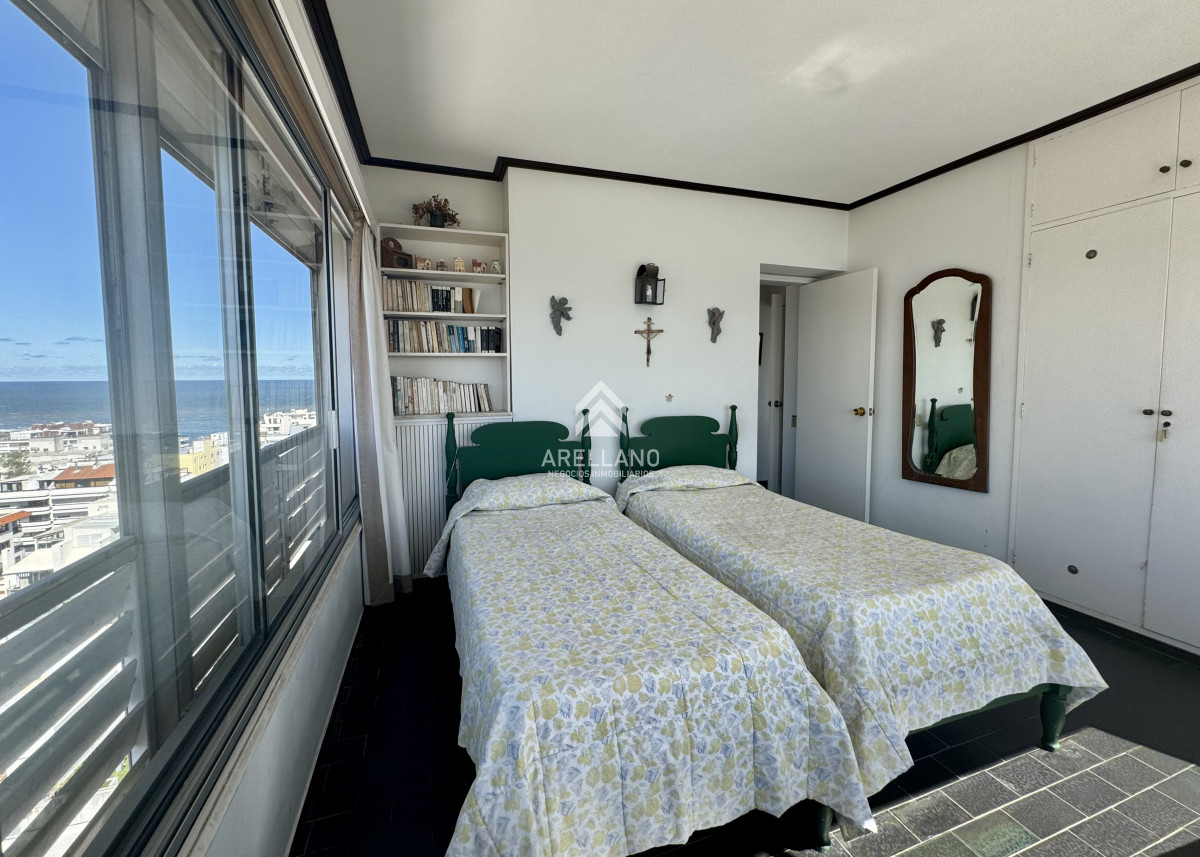 Apartamento ID.5659 - Venta Apartamento 4 dormitorios en Península