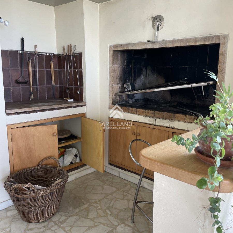 Apartamento ID.4095 - Venta apartamento en Playa Mansa, Punta del este, 4 dormitorios, parrillero propio