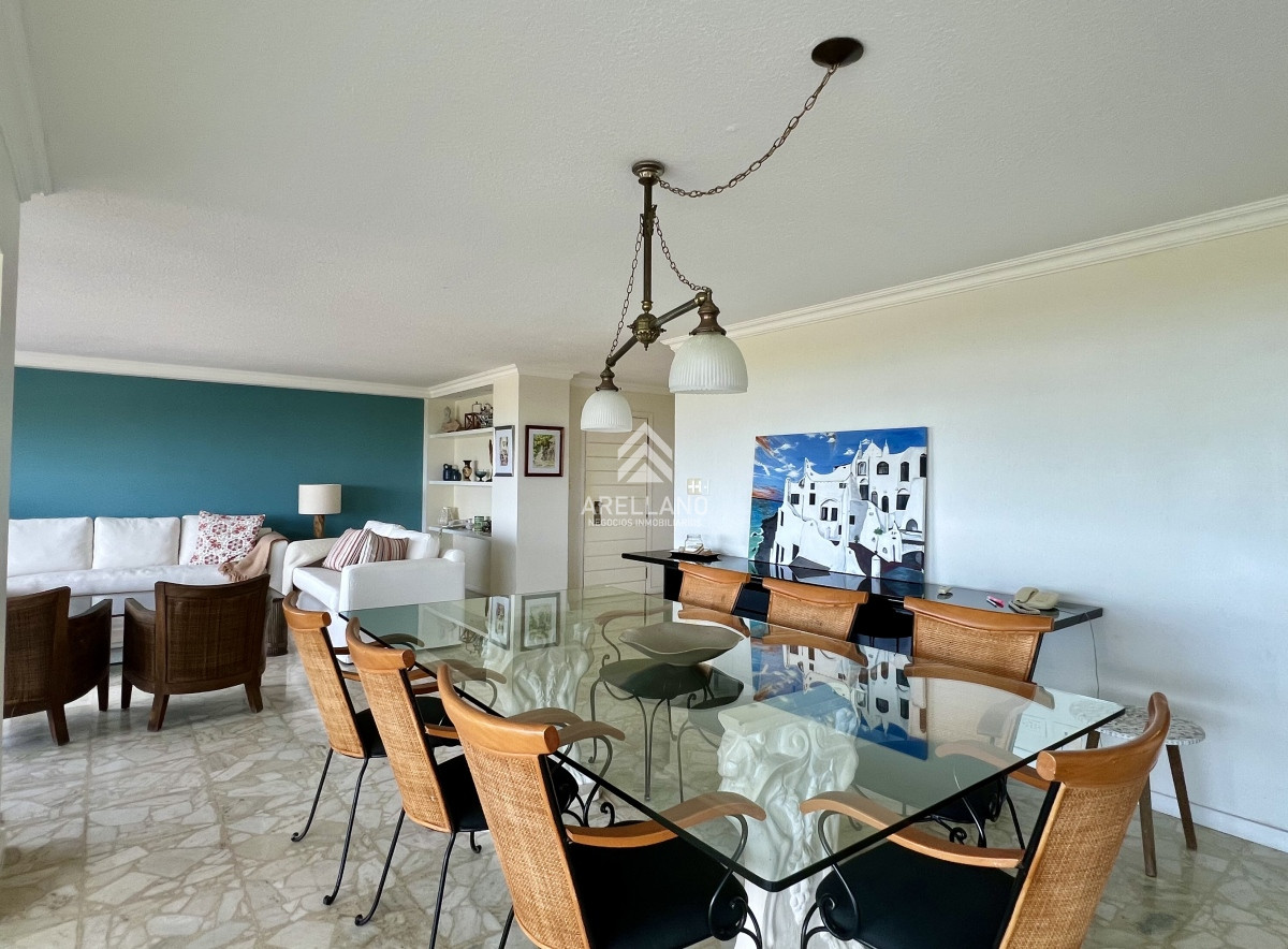 Apartamento ID.4095 - Venta apartamento en Playa Mansa, Punta del este, 4 dormitorios, parrillero propio