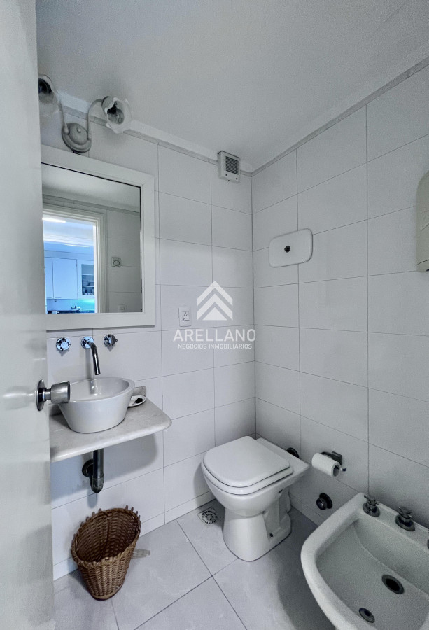 Apartamento ID.4095 - Venta apartamento en Playa Mansa, Punta del este, 4 dormitorios, parrillero propio