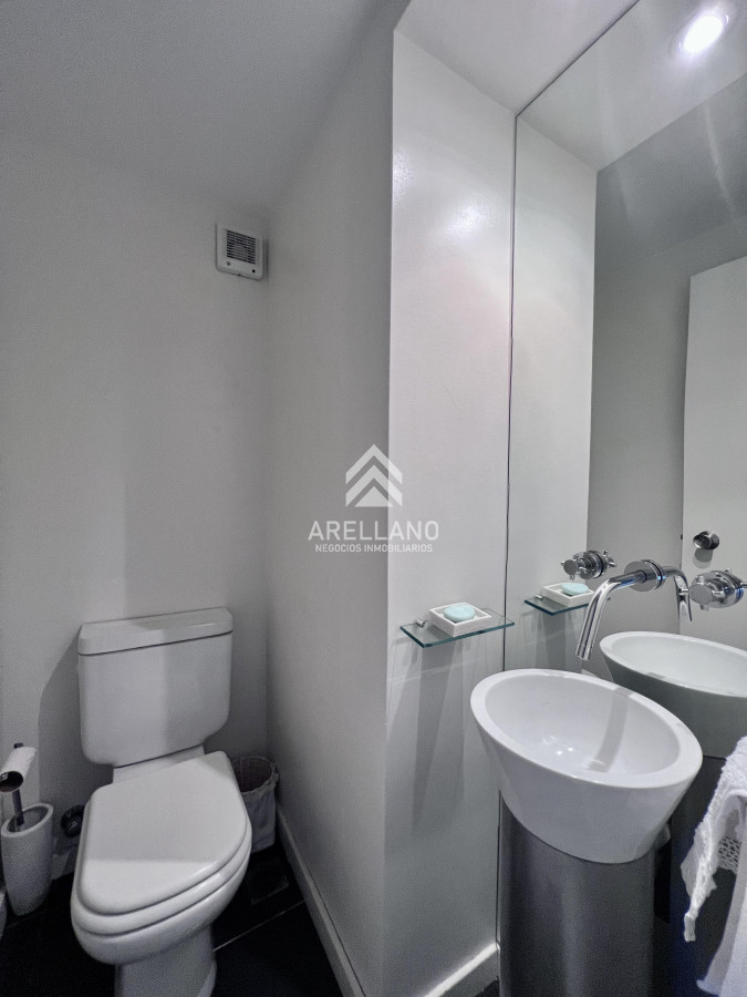 Apartamento ID.4095 - Venta apartamento en Playa Mansa, Punta del este, 4 dormitorios, parrillero propio