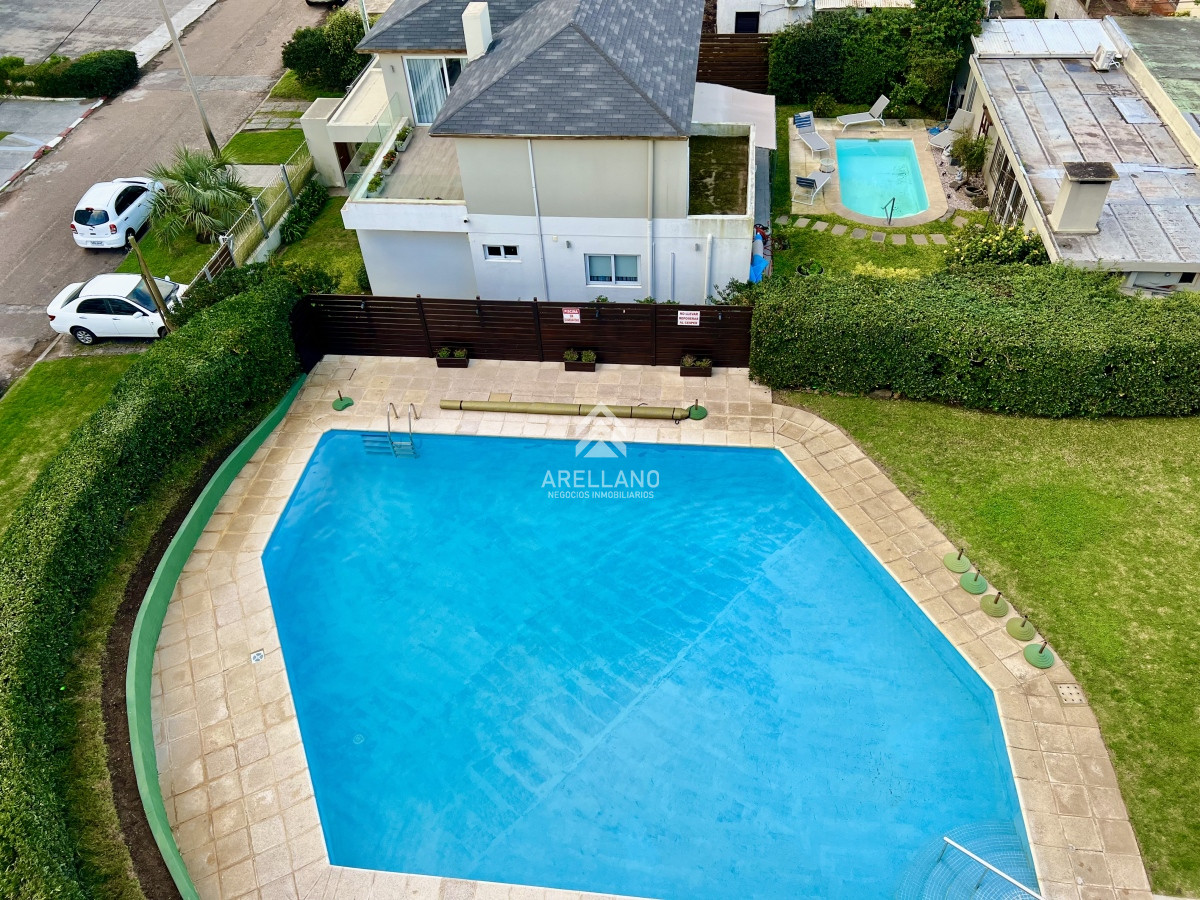 Apartamento ID.3718 - Venta apartamento en playa mansa 2 dormitorios 2 baños y parrillero