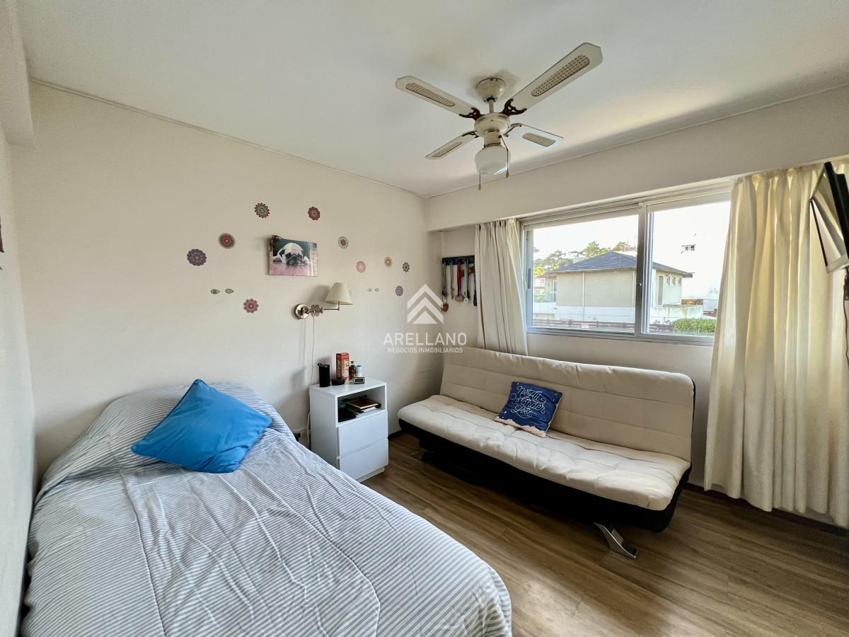 Apartamento ID.3718 - Venta apartamento en playa mansa 2 dormitorios 2 baños y parrillero
