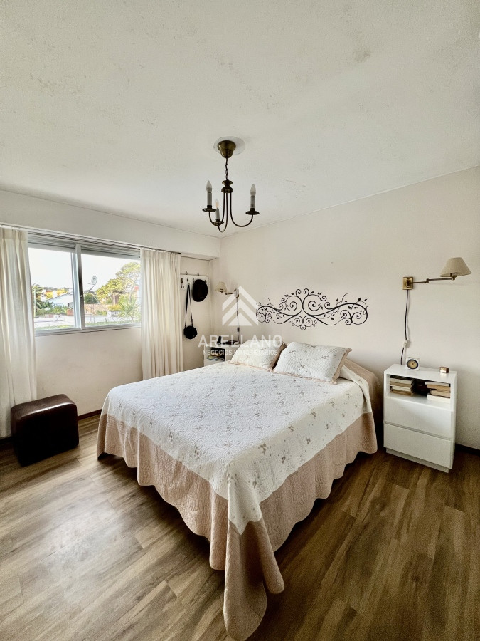 Apartamento ID.3718 - Venta apartamento en playa mansa 2 dormitorios 2 baños y parrillero