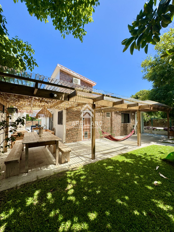 Casa ID.6276 - Venta Casa en Punta del Este, 3 dormitorios 3 baños, piscina climatizada