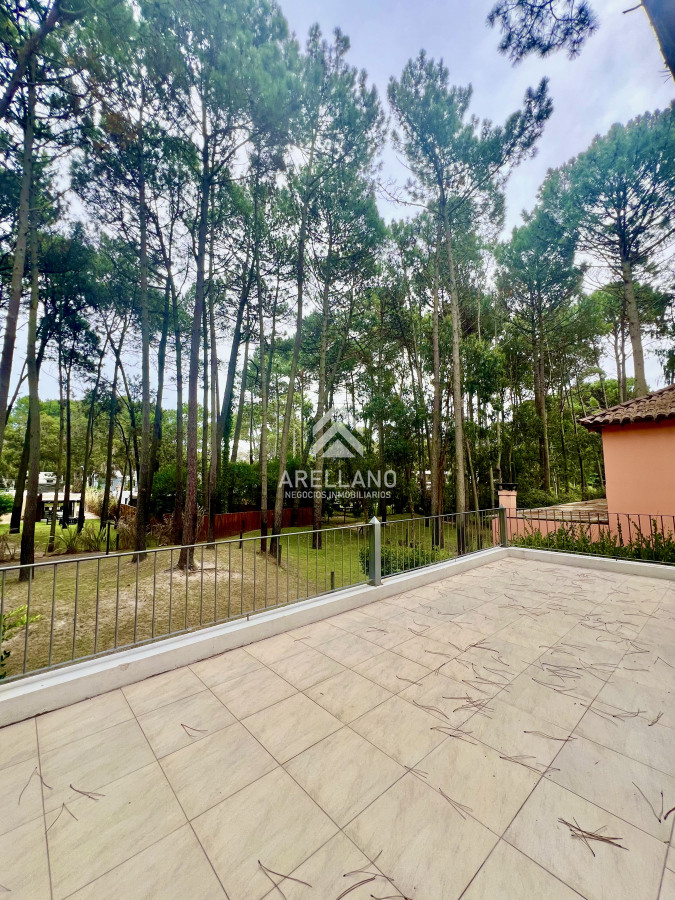 Casa ID.4445 - Venta casa en solanas, barrio privado, 3 dormitorios, 2 baños