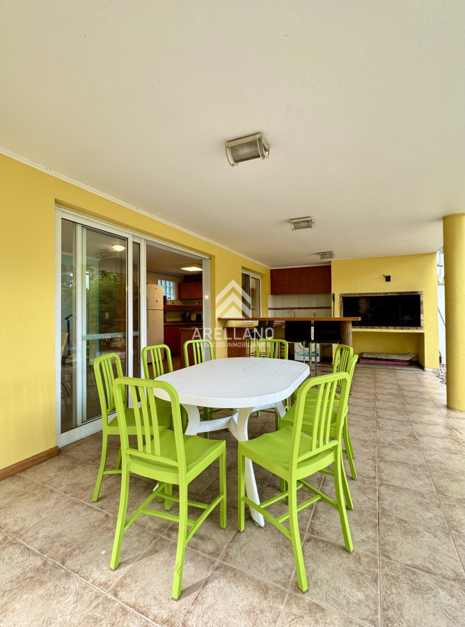 Casa ID.4445 - Venta casa en solanas, barrio privado, 3 dormitorios, 2 baños