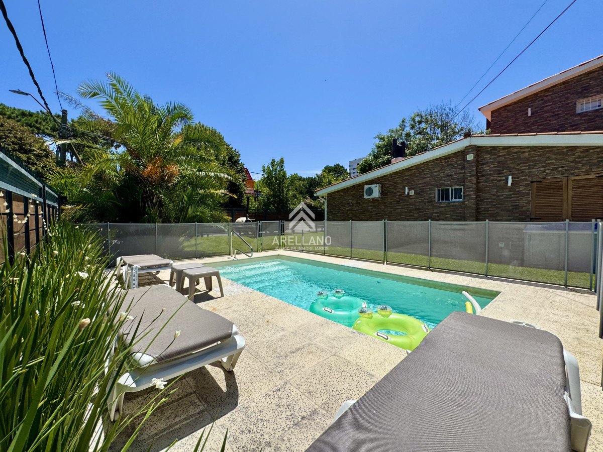 Casa ID.6276 - Venta Casa en Punta del Este, 3 dormitorios 3 baños, piscina climatizada
