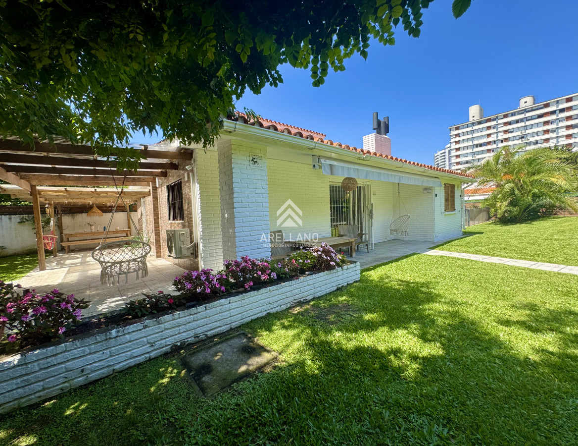 Casa ID.6276 - Venta Casa en Punta del Este, 3 dormitorios 3 baños, piscina climatizada
