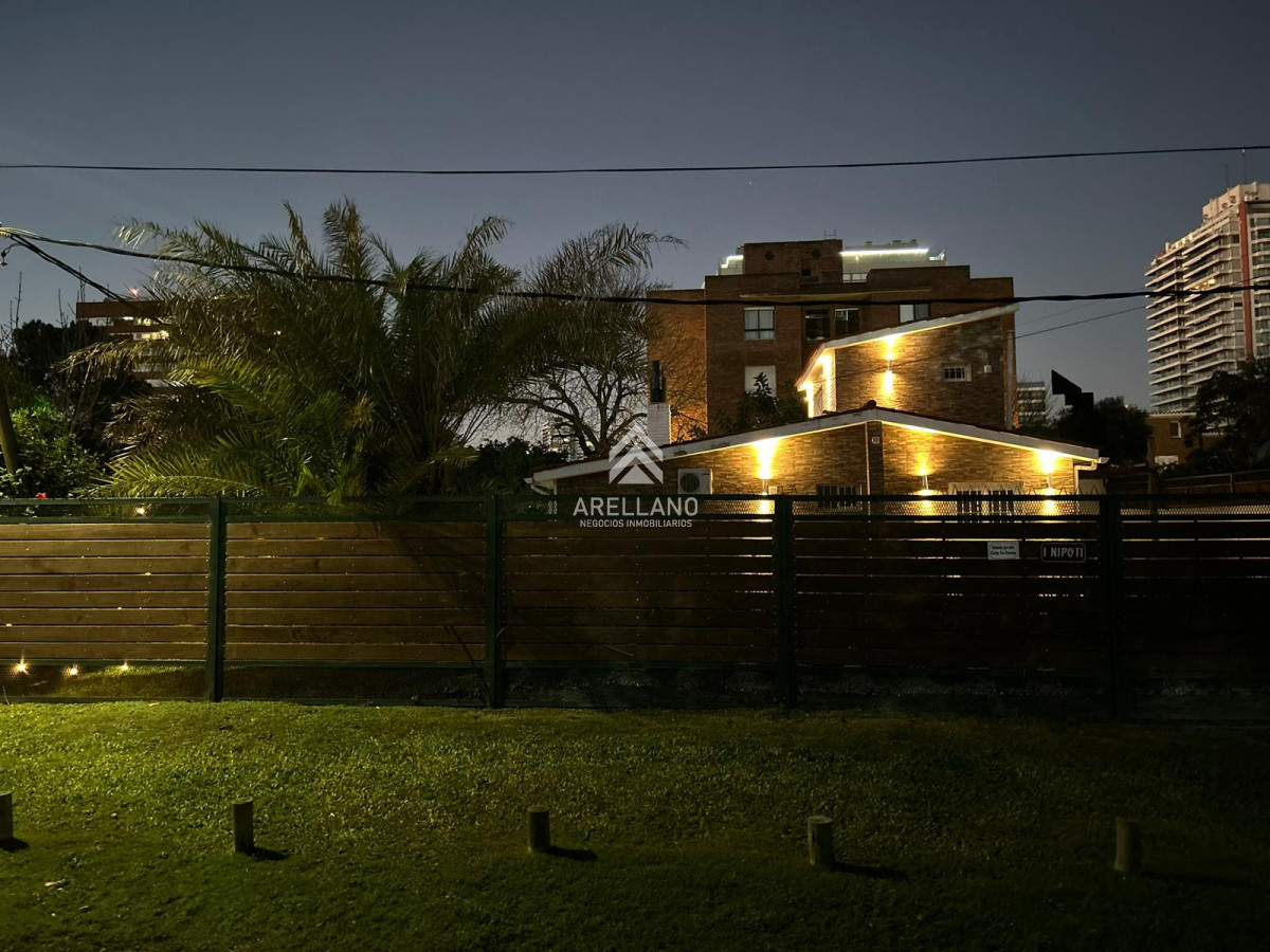 Casa ID.6276 - Venta Casa en Punta del Este, 3 dormitorios 3 baños, piscina climatizada