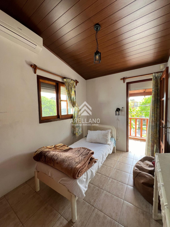 Casa ID.3831 - Venta Casa 3 dormitorios, zona Biarritz, Maldonado