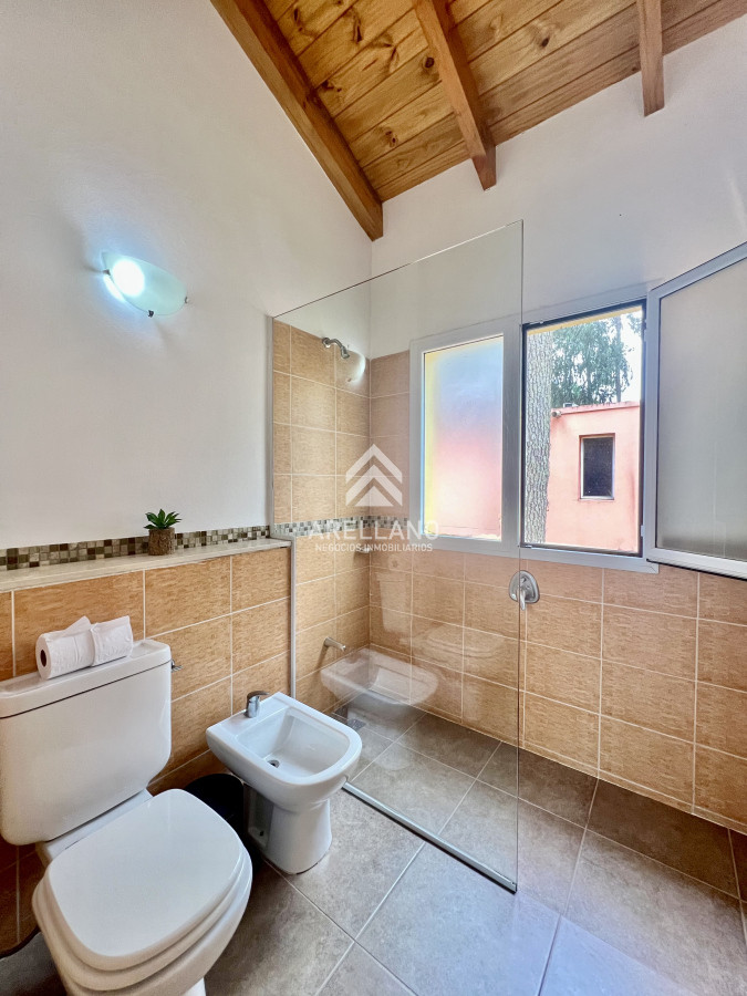 Casa ID.4445 - Venta casa en solanas, barrio privado, 3 dormitorios, 2 baños