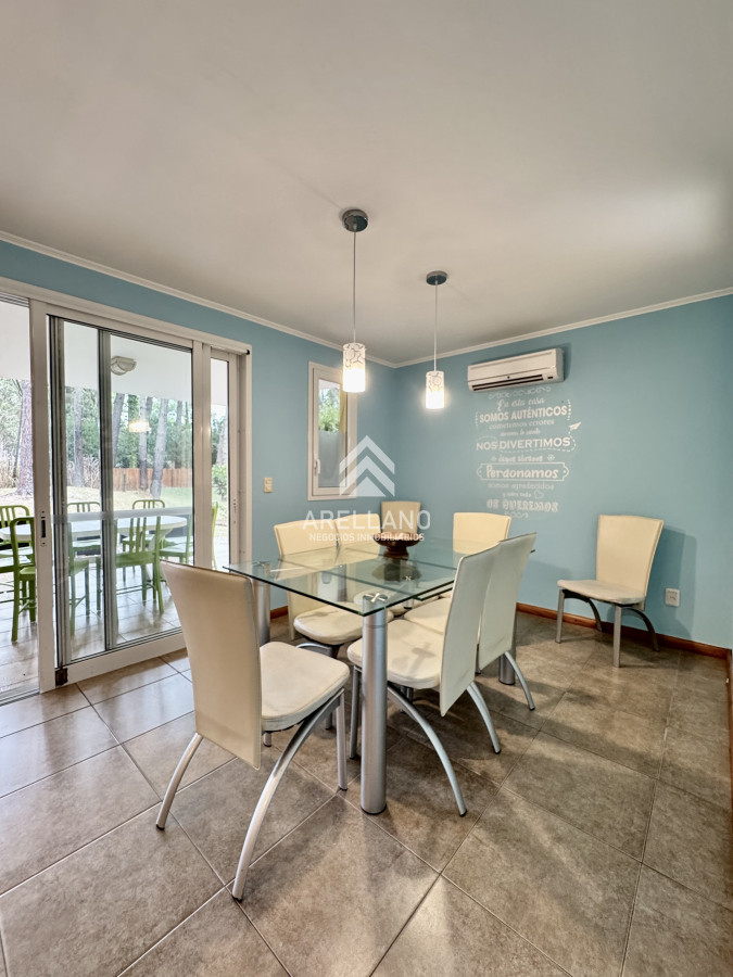 Casa ID.4445 - Venta casa en solanas, barrio privado, 3 dormitorios, 2 baños