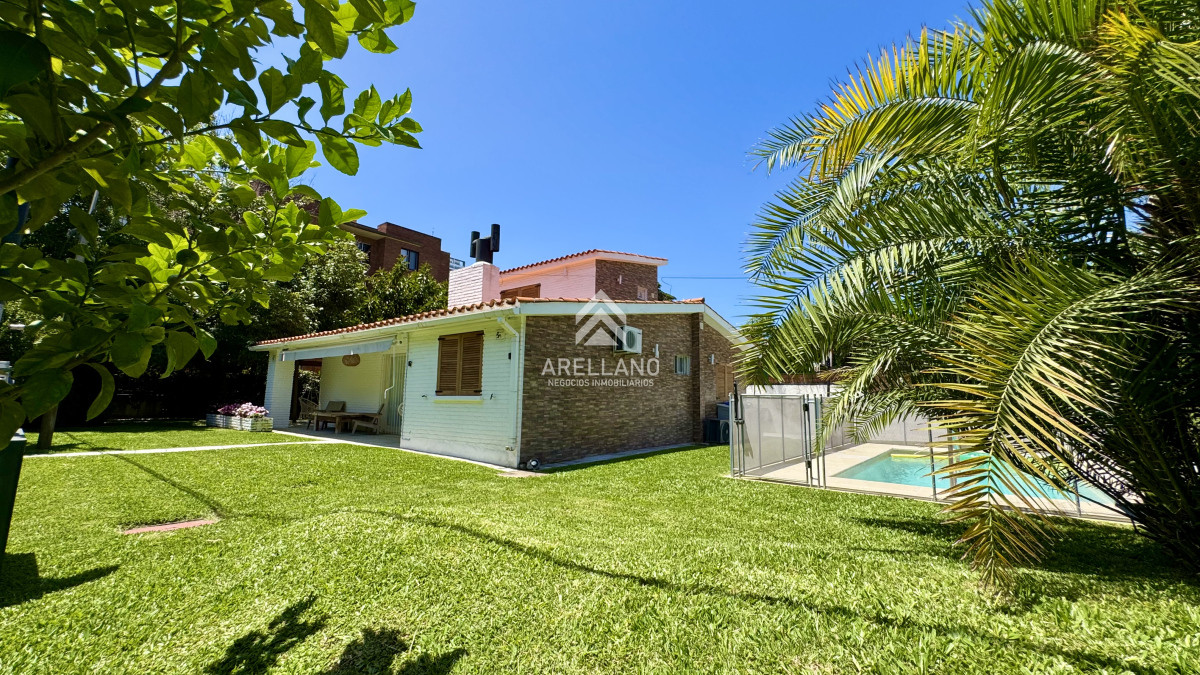 Casa ID.6276 - Venta Casa en Punta del Este, 3 dormitorios 3 baños, piscina climatizada