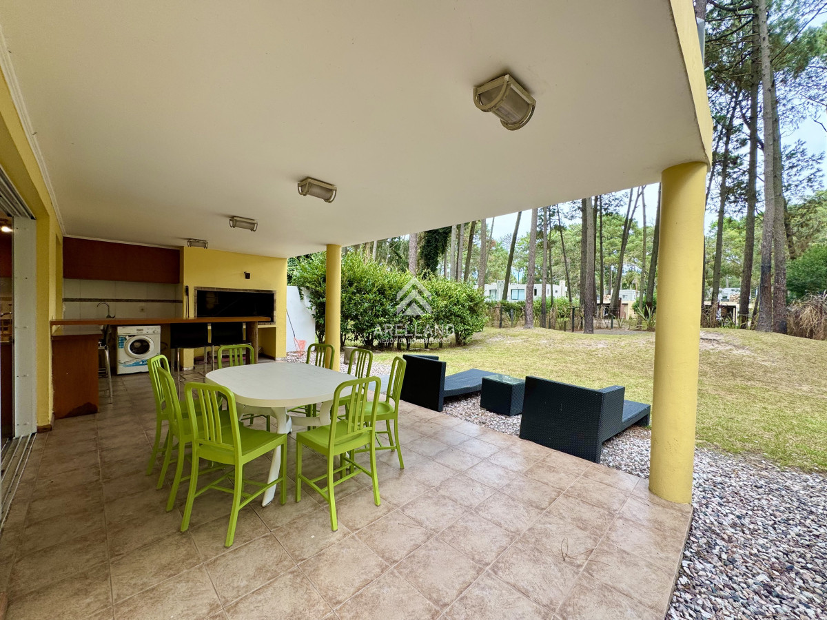 Casa ID.4445 - Venta casa en solanas, barrio privado, 3 dormitorios, 2 baños