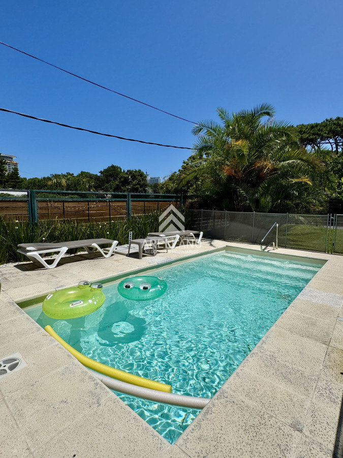Casa ID.6276 - Venta Casa en Punta del Este, 3 dormitorios 3 baños, piscina climatizada