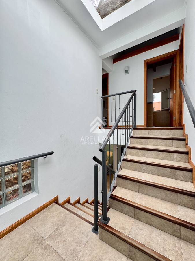 Casa ID.4445 - Venta casa en solanas, barrio privado, 3 dormitorios, 2 baños